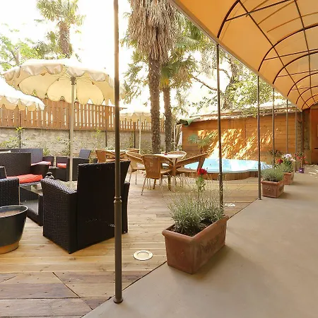 Relais Lavagnini 2*