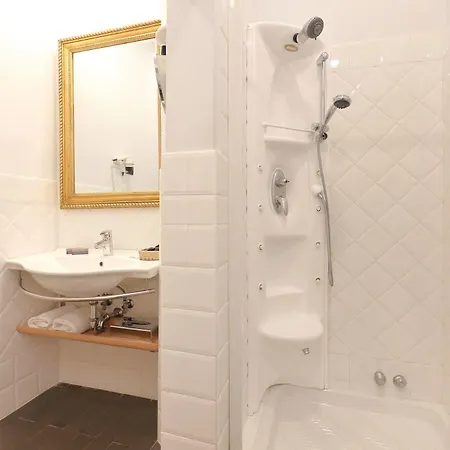 Otel Relais Lavagnini 2*